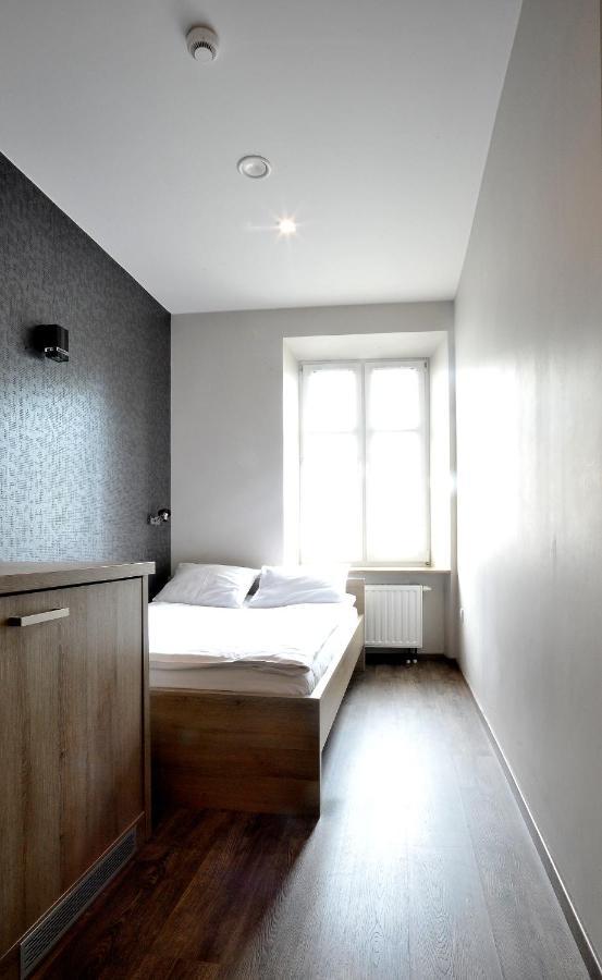 Promenada Hostel *
